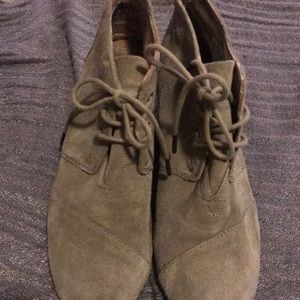 Tom’s Desert Wedge Booties